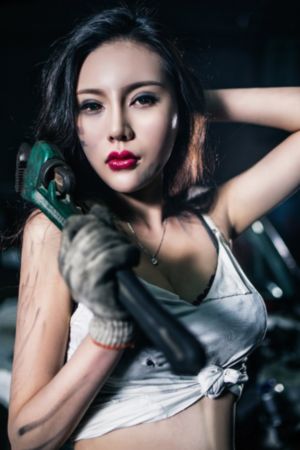 两根硕大一起挤入小雪的导演是谁_4K电影在线看